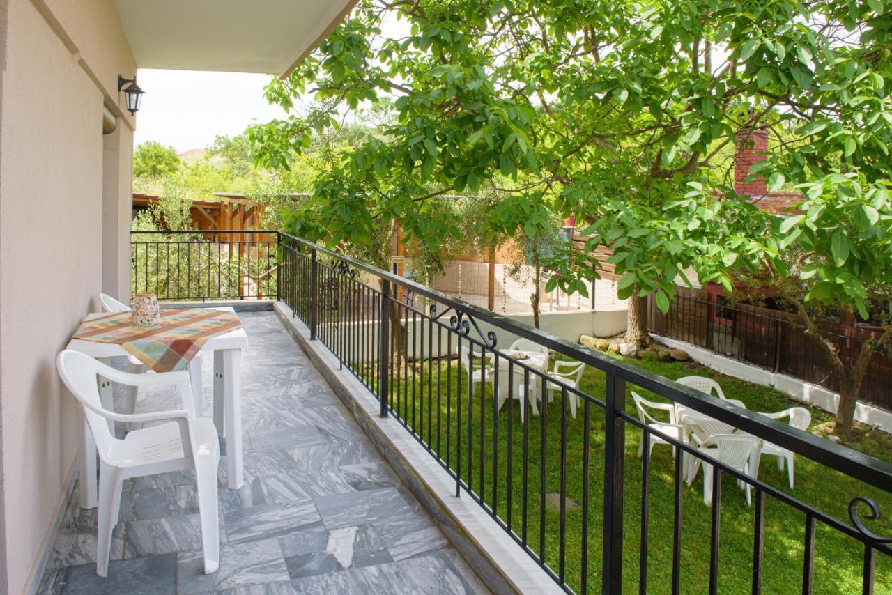 Dili Apartments Ierissos Exterior foto