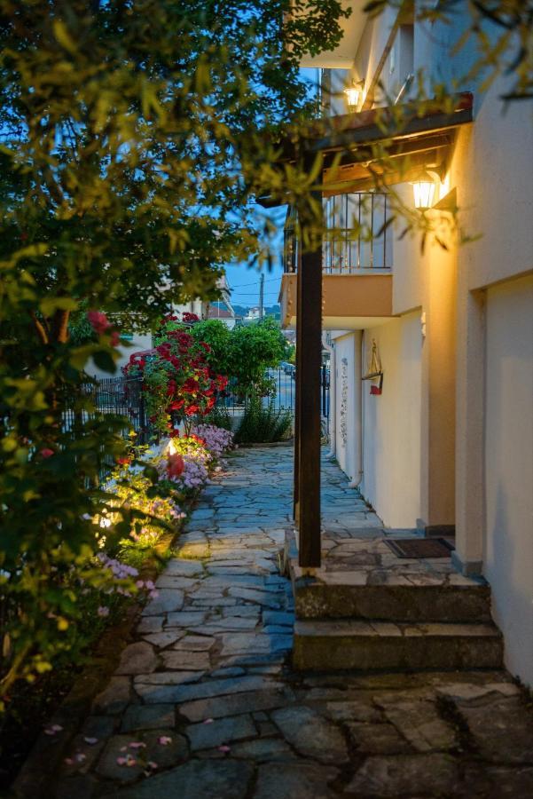 Dili Apartments Ierissos Exterior foto