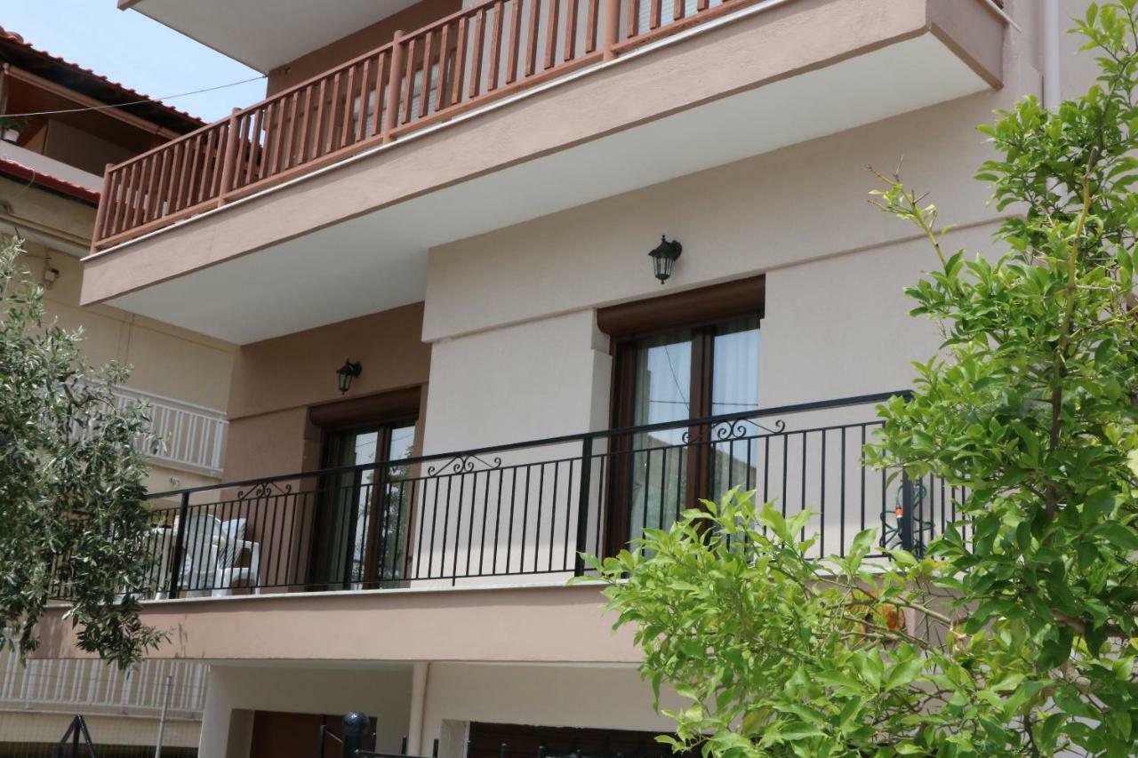 Dili Apartments Ierissos Exterior foto